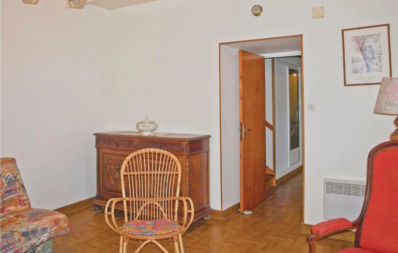 Nice Home In Kerbors With Kitchen צרפת